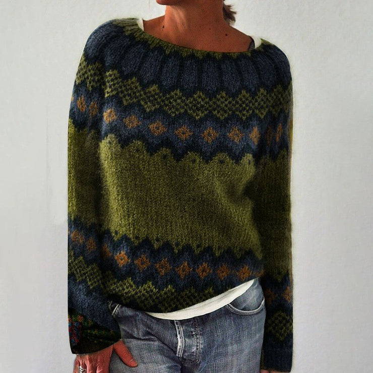 Chloé – Modern and elegant green striped sweater