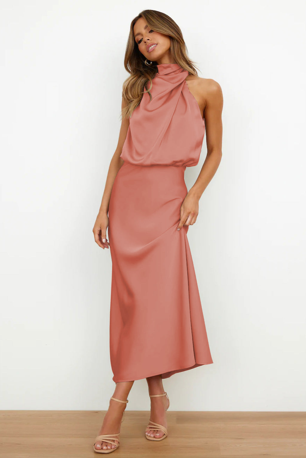 Robe Midi Femme Élégante – Robe Satinée Col Haut Drapé pour Soirée ou Occasion Spéciale