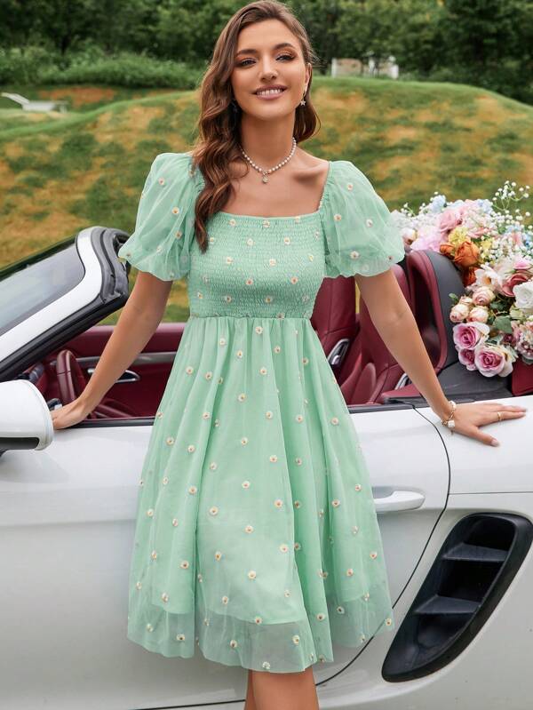 Robe Courte Brodée Femme – Manches Bouffantes & Smocks – Style Romantique Printanier