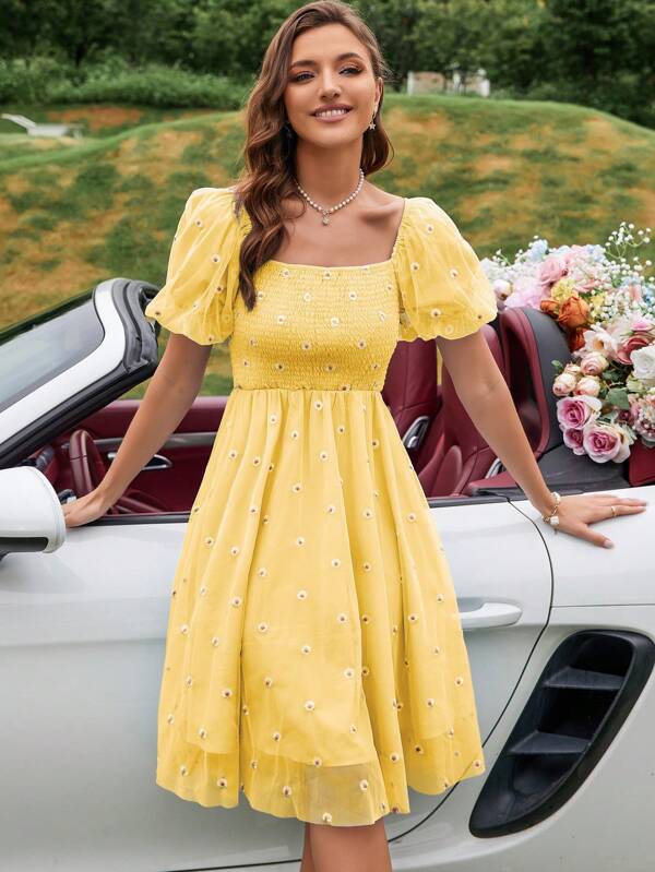 Robe Courte Brodée Femme – Manches Bouffantes & Smocks – Style Romantique Printanier