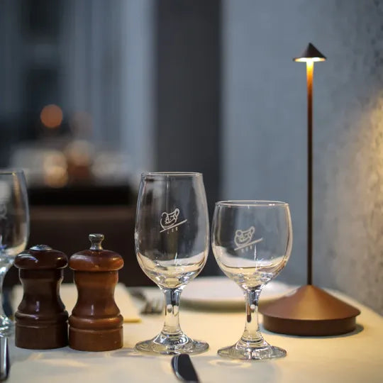 Bezprzewodowa lampa stołowa LED | ClarityGlow - nowoczesne i ekologiczne oświetlenie