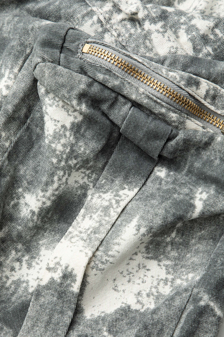 Pantalon cargo avec une jambe droite