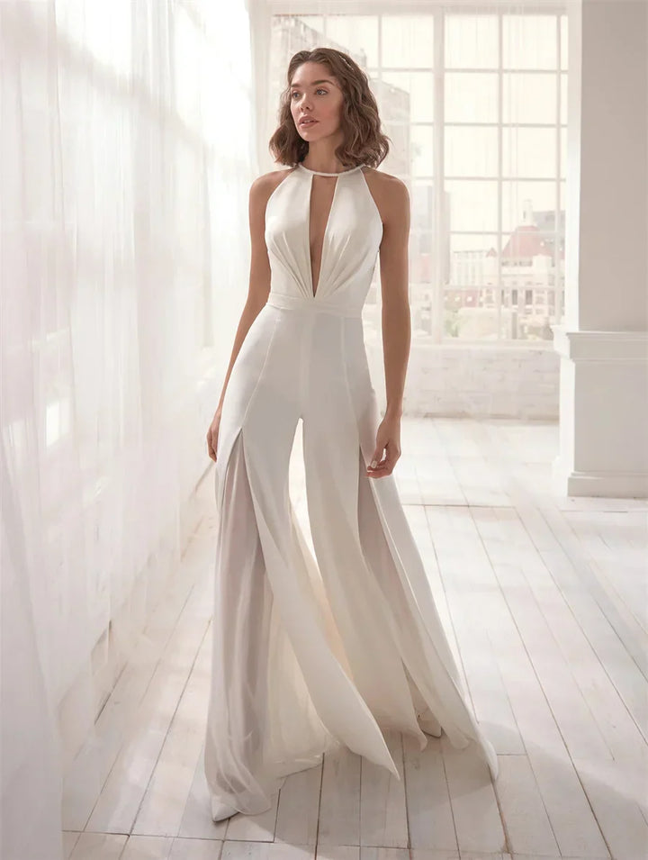 Combinaison Maude – Eleganza senza tempo con scollo a V e taglio aderente