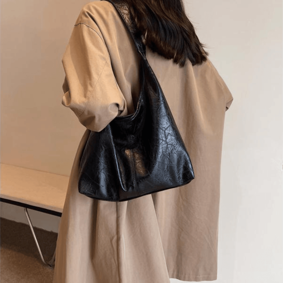 Sac à Bandoulière en Cuir Vieilli – Élégance Rustique et Pratique