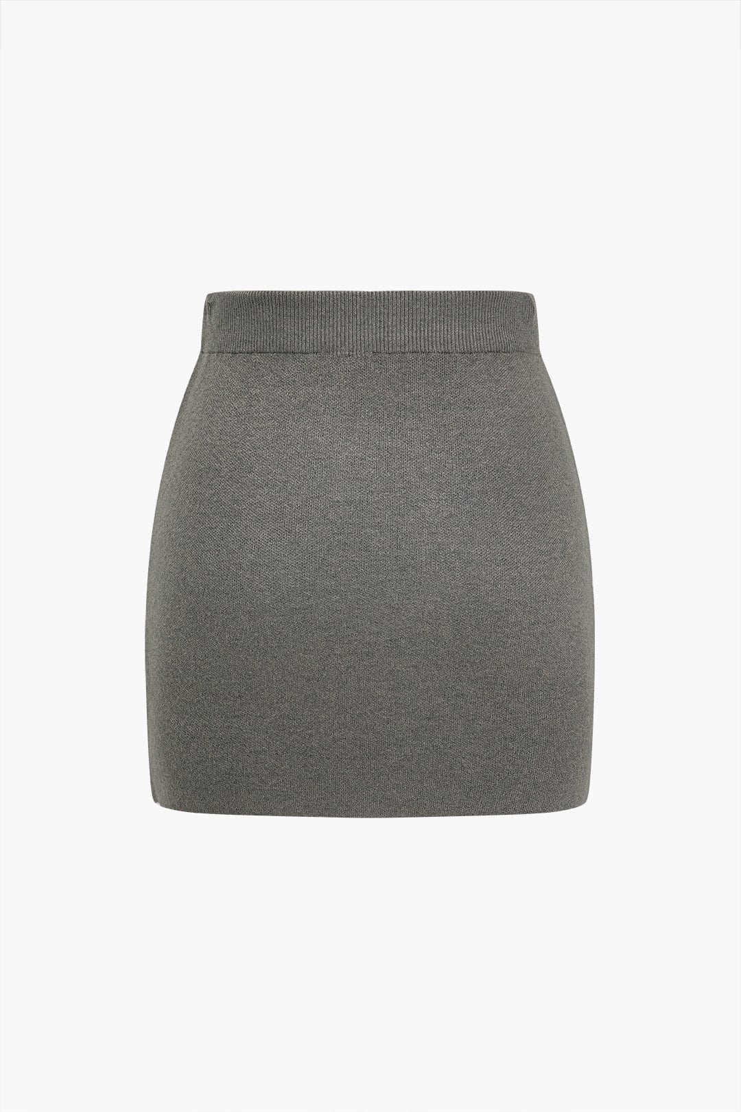 Minijupe courte en tricot uni classique.