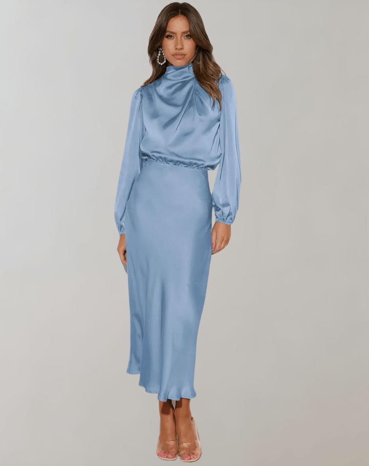 Robe en tissu satinée