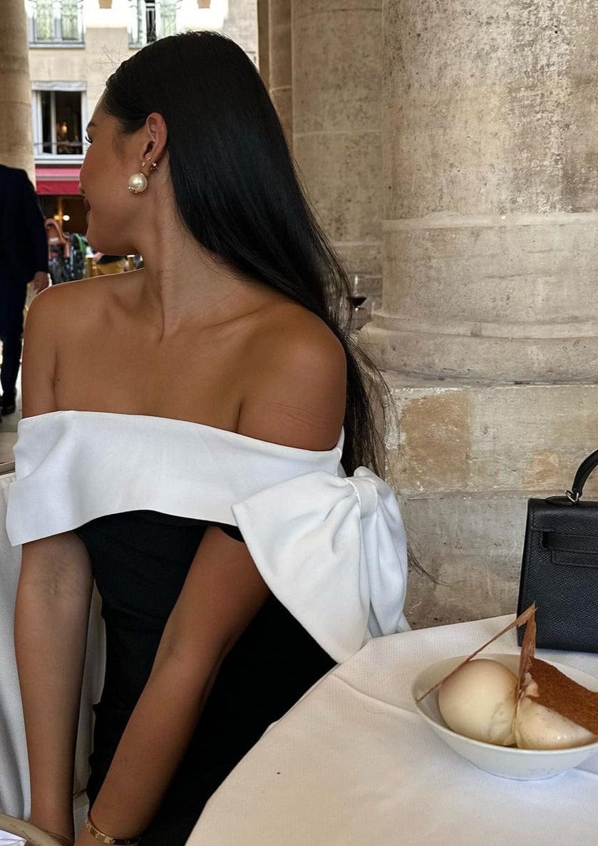 Robe Midi Lyriel One-Shoulder à Nœud Papillon et Fente Latérale