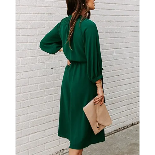Elegantes und tailliertes Hochzeitsgastkleid für Damen | Midi