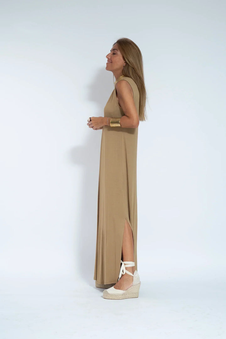 Robe Somera - L'élégance intemporelle au service de votre confort