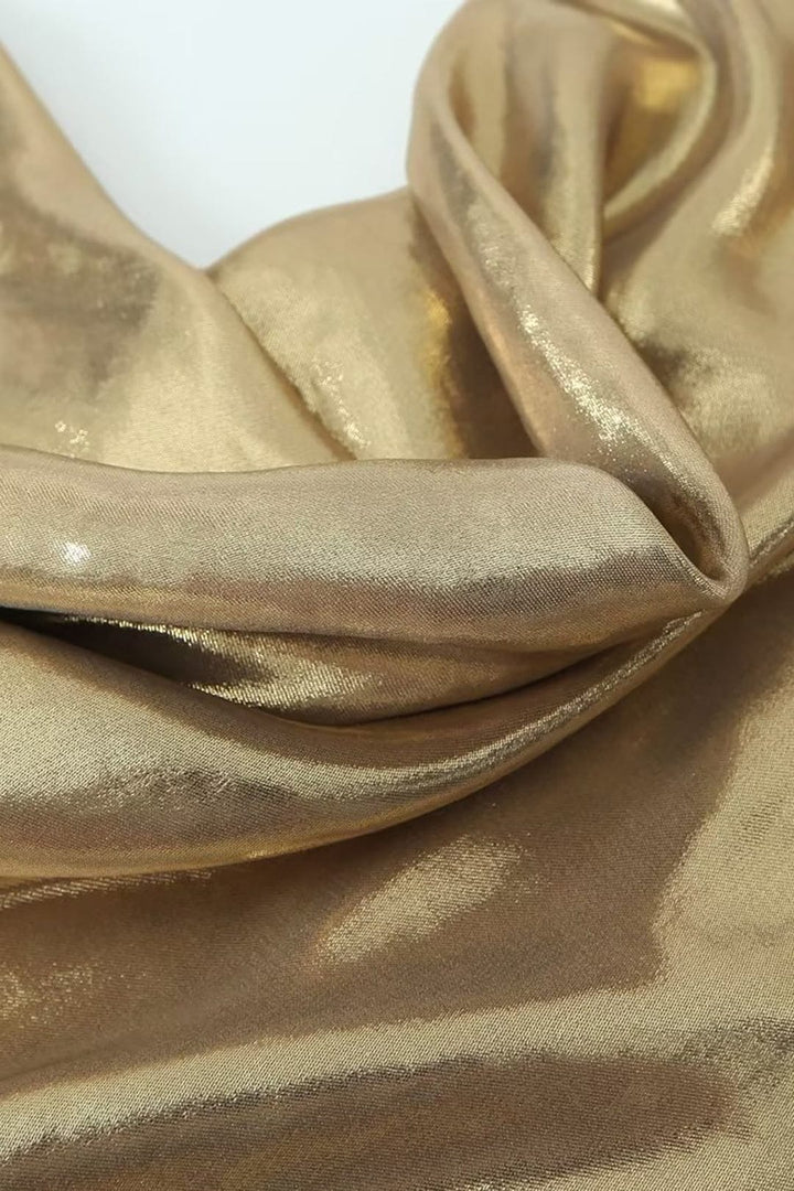 Eloise - Robe courte à col bénitier en tissu métallisé