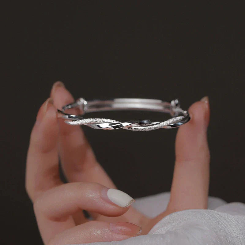 Elegant and captivating silver bracelet - Trendy jewelry for women