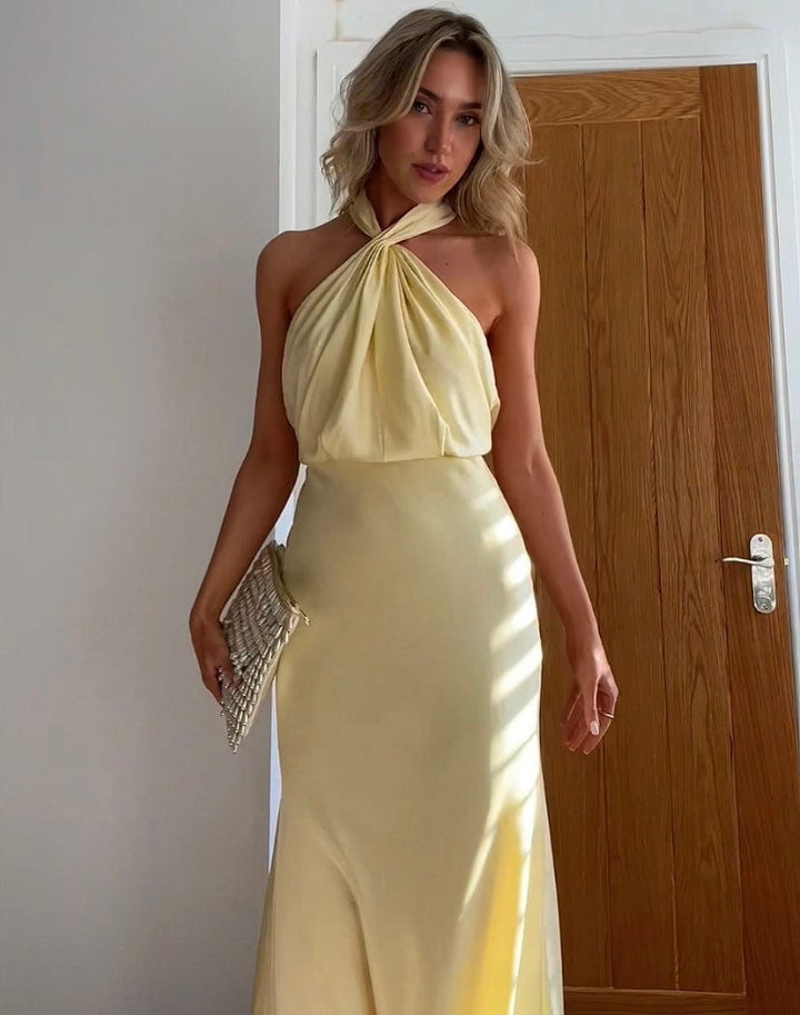 Robe longue à dos nu froncé