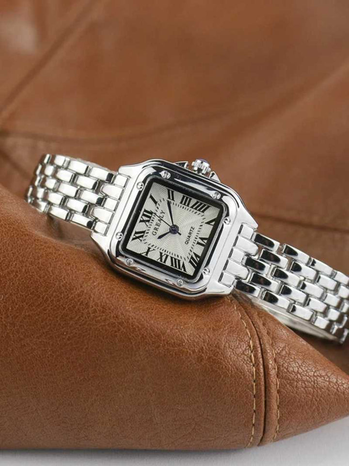 Montre à quartz de forme carrée de luxe.