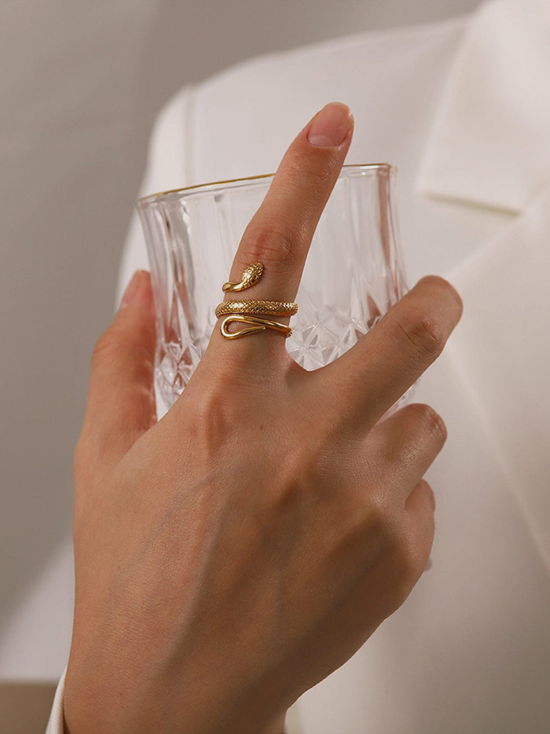 Bague en forme de serpent, réglable.