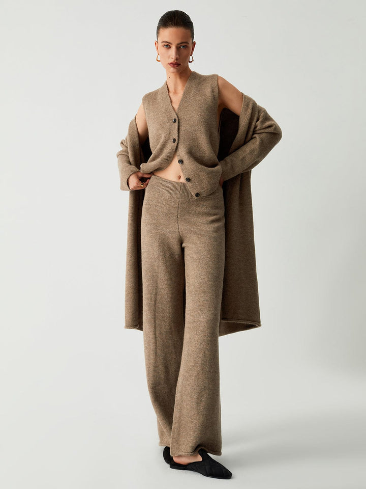 Ensemble de trois pièces.