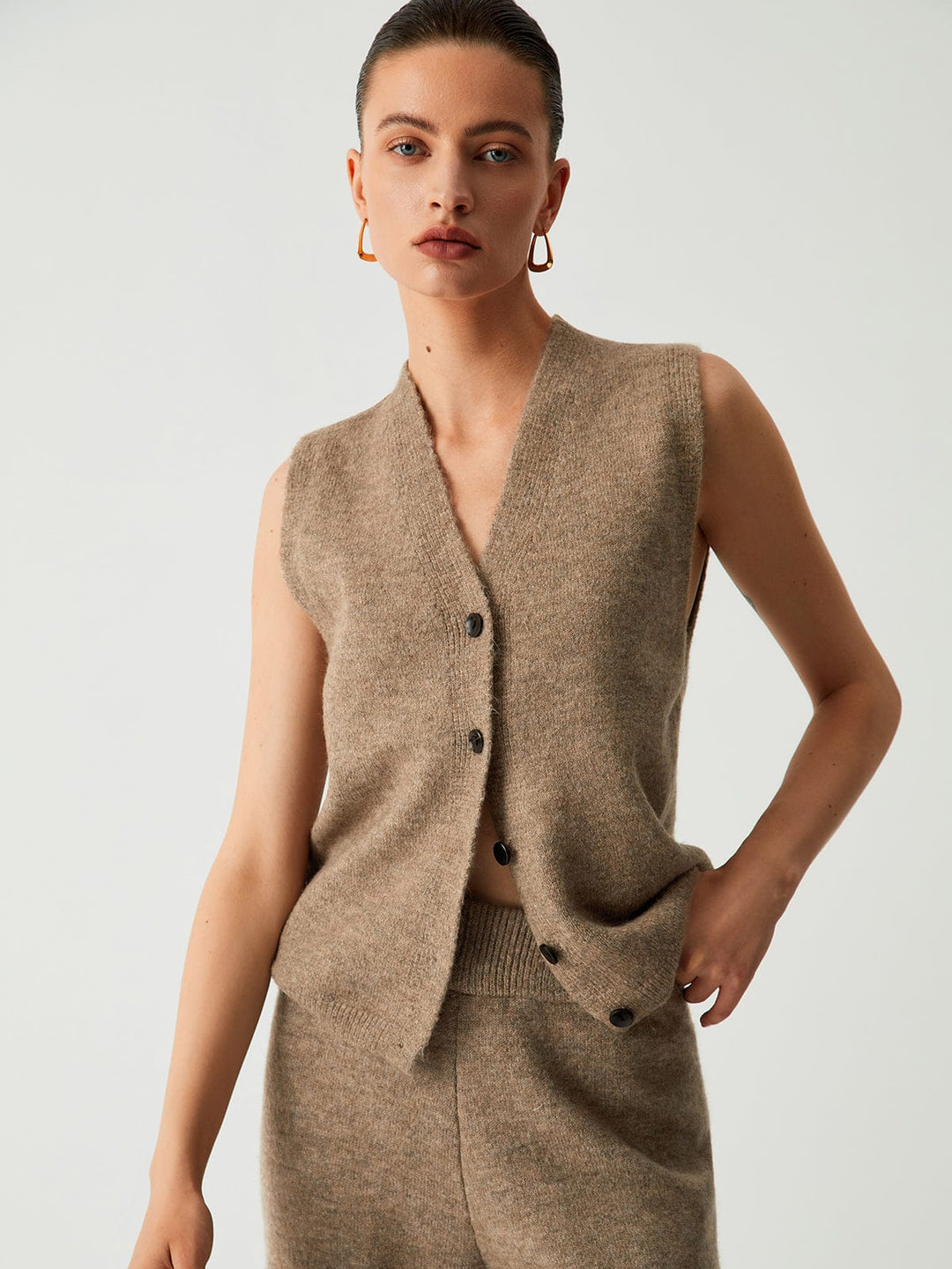 Ensemble de trois pièces.