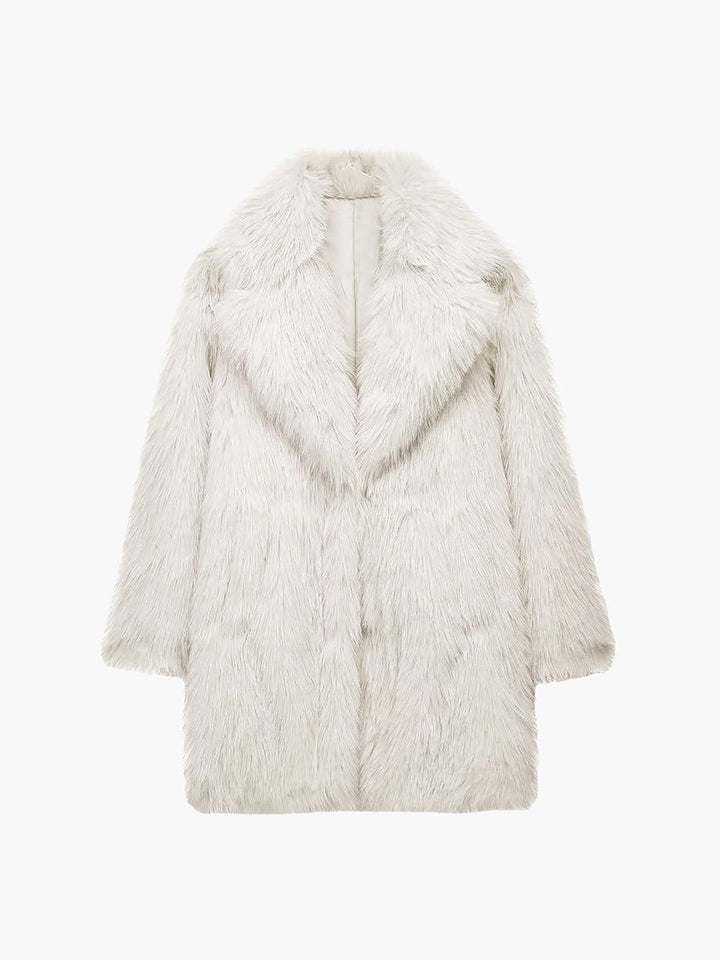 Manteau en imitation fourrure avec un col volumineux