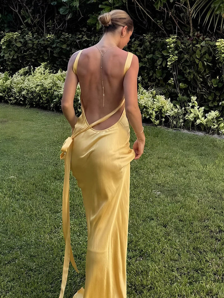Robe satiné dos nu