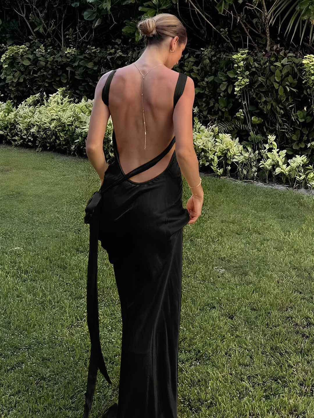 Robe satiné dos nu