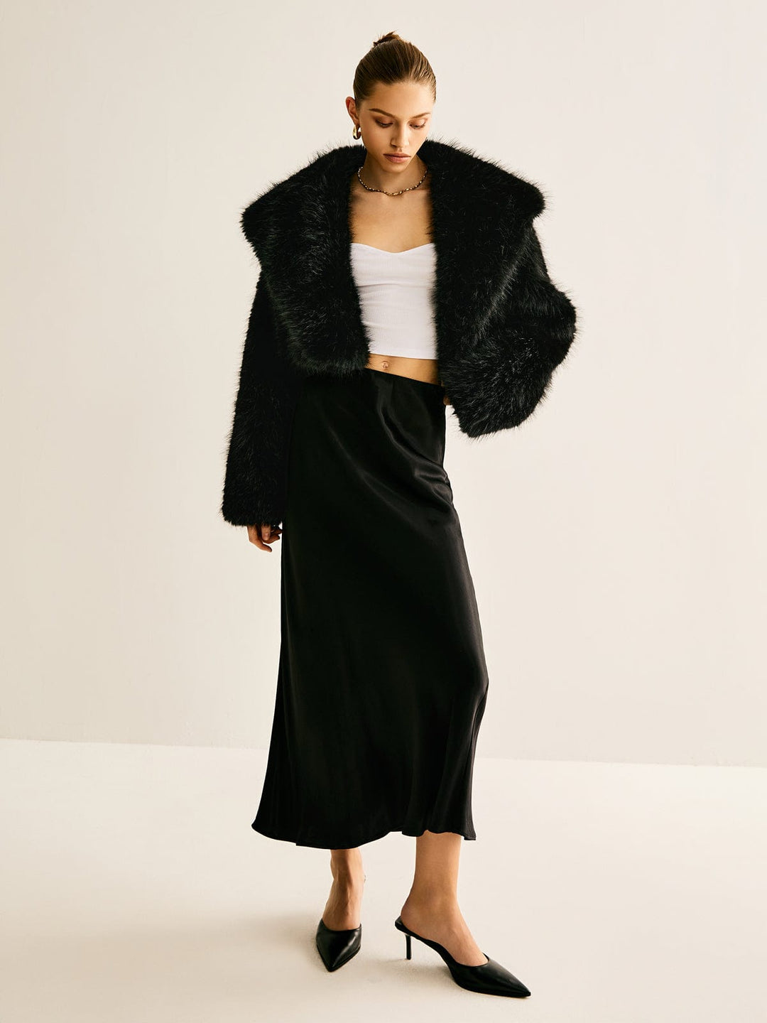Manteau Court en Fausse Fourrure Élégant – Parfait pour les Fêtes