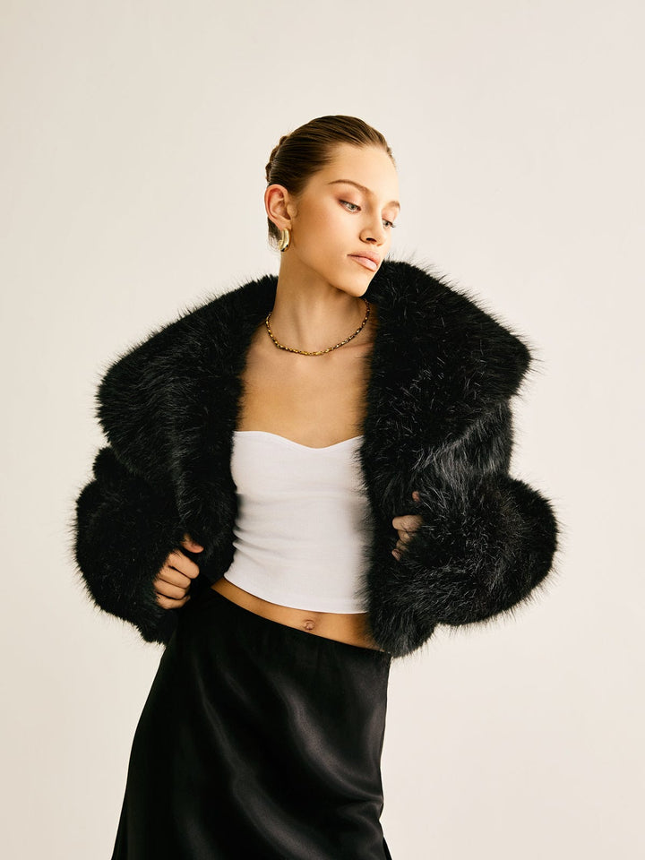 Manteau Court en Fausse Fourrure Élégant – Parfait pour les Fêtes