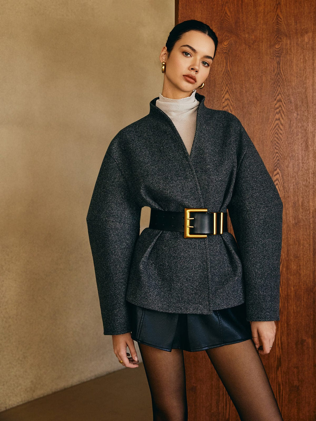 Veste épurée sans ceinture.