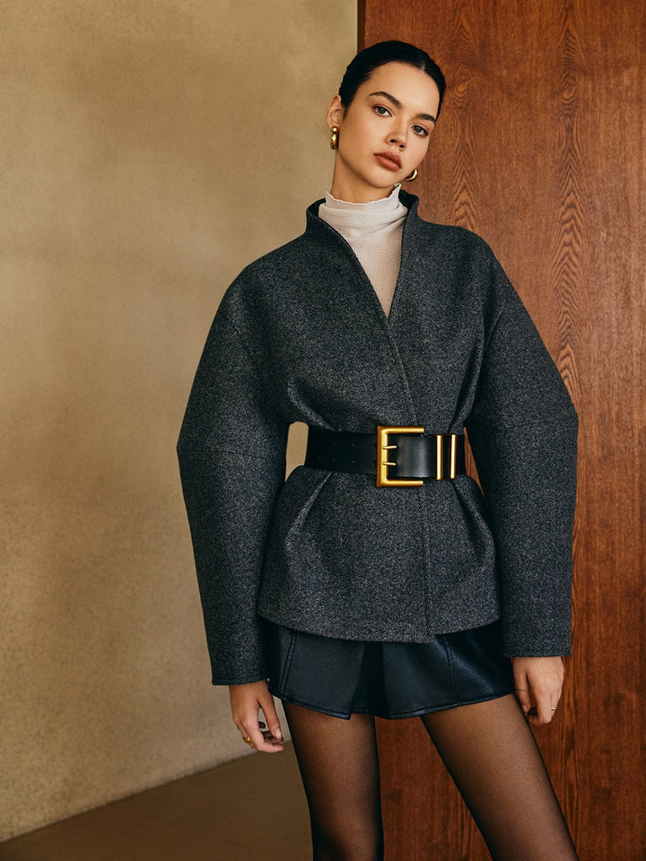 Veste épurée sans ceinture.