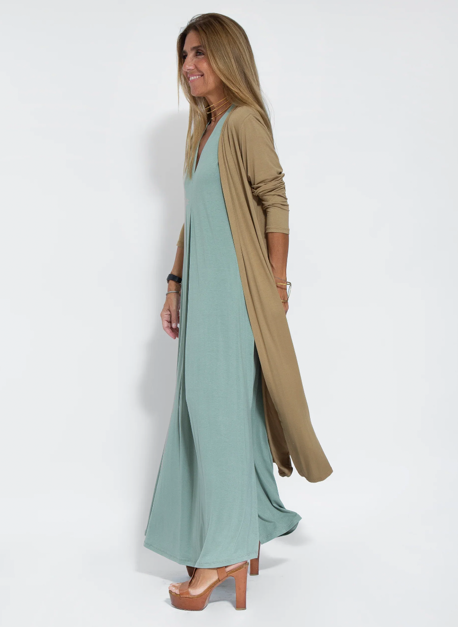 Eva Ensemble Élégance Suprême – Abito Lungo Snellente & Gilet Chic