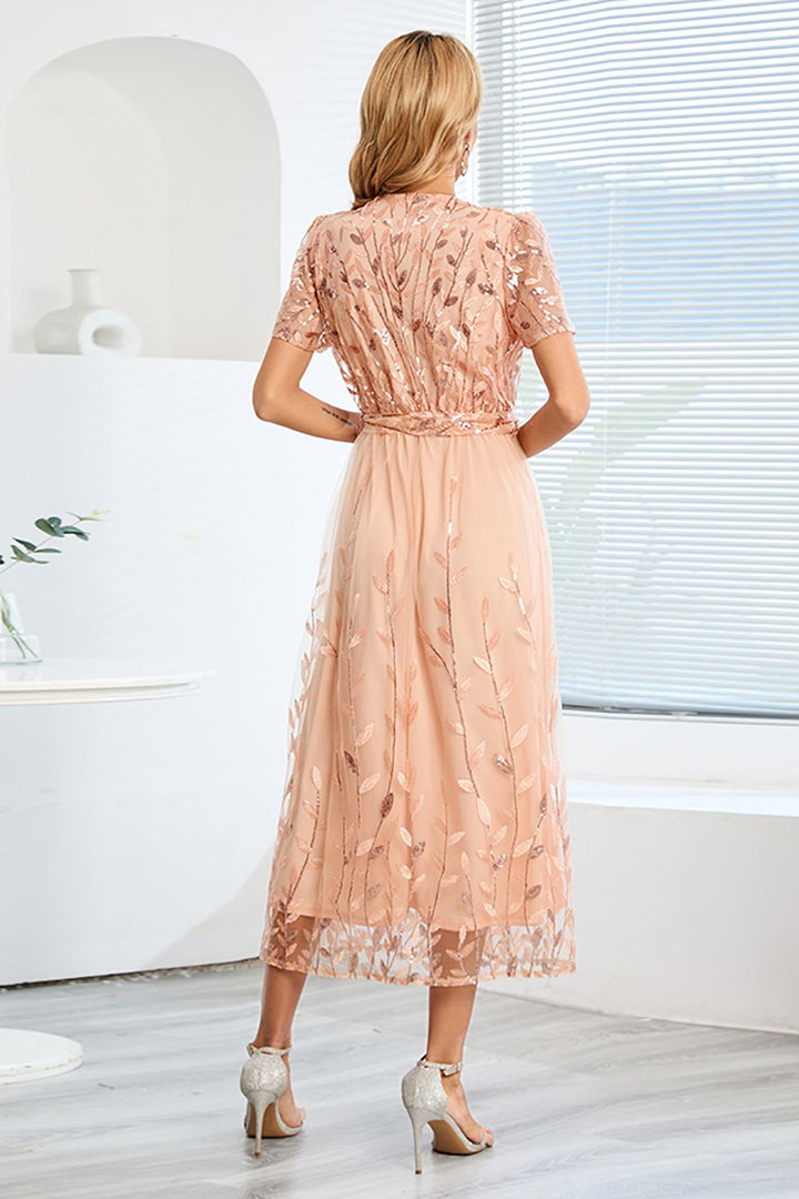 Formelles und raffiniertes Sommerkleid
