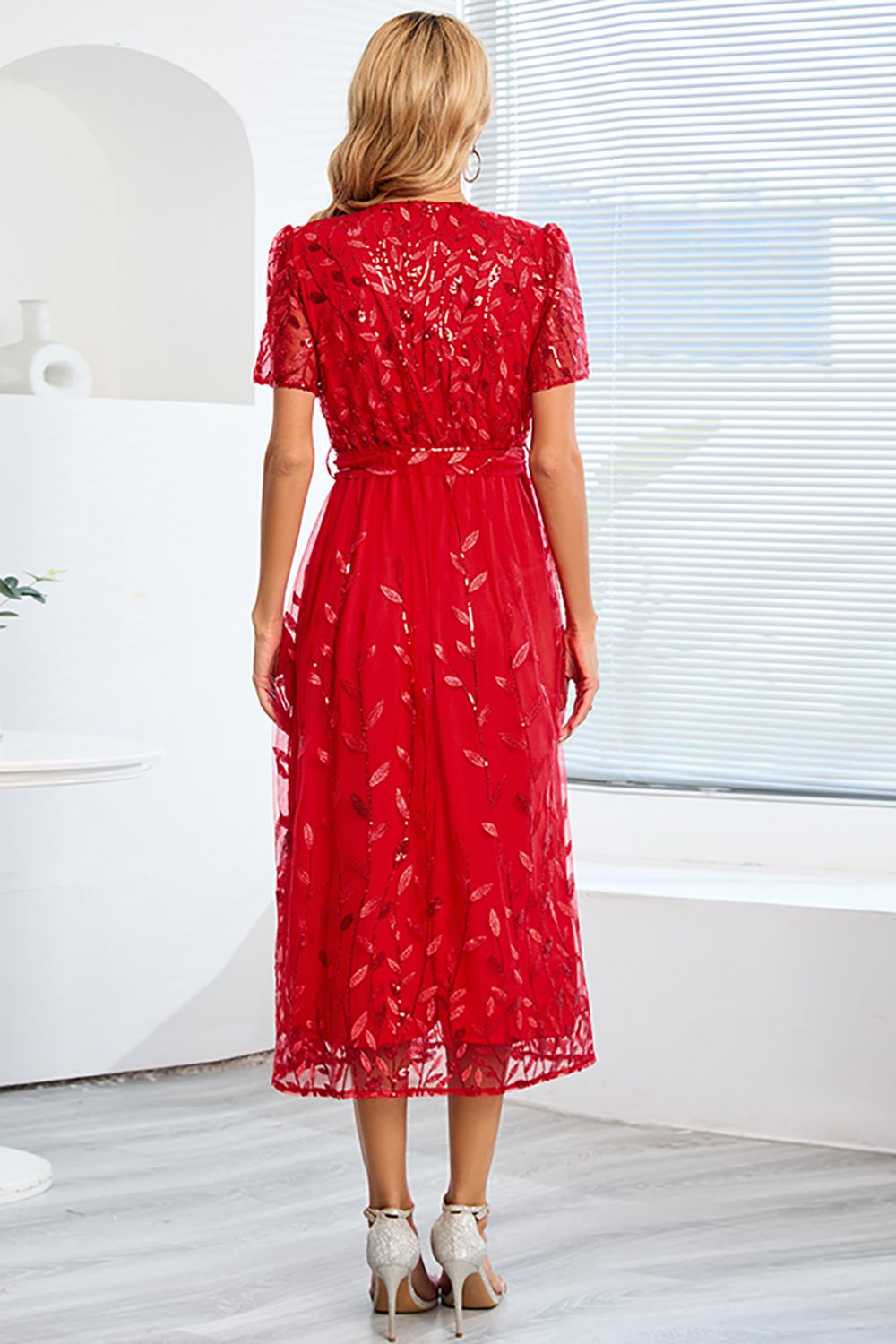 Formelles und raffiniertes Sommerkleid