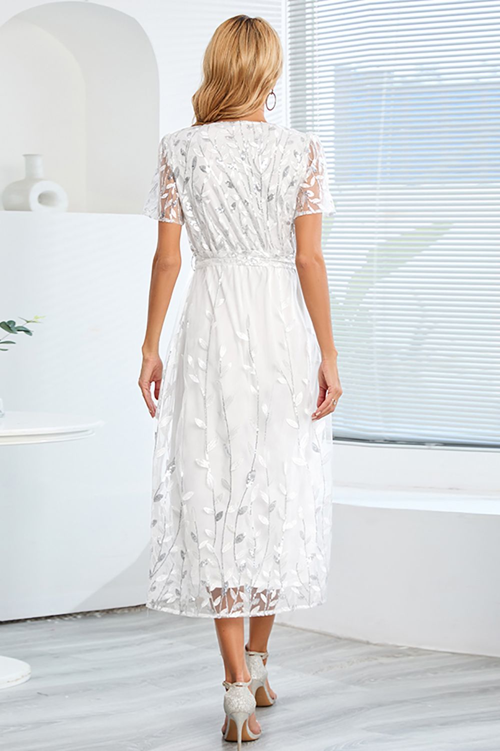 Formelles und raffiniertes Sommerkleid