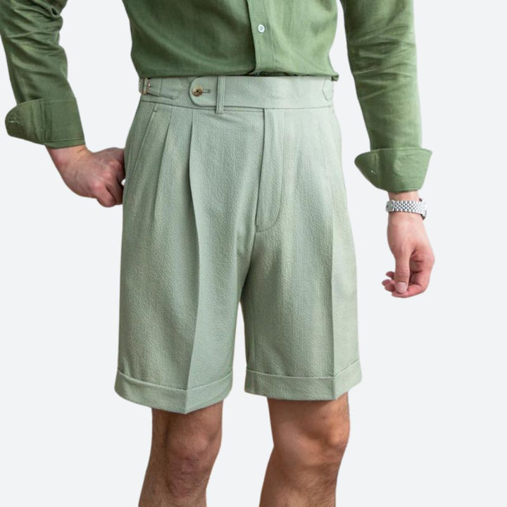 Short Tailleur Homme Plissé Élégant avec Revers et Ajusteurs Latéraux