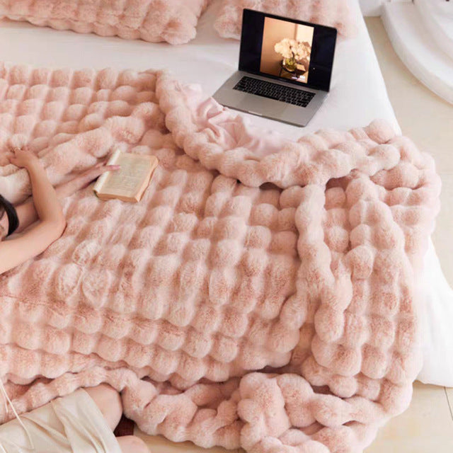 Super comfortable fur blanket - luxurious warmth | Cozy Home