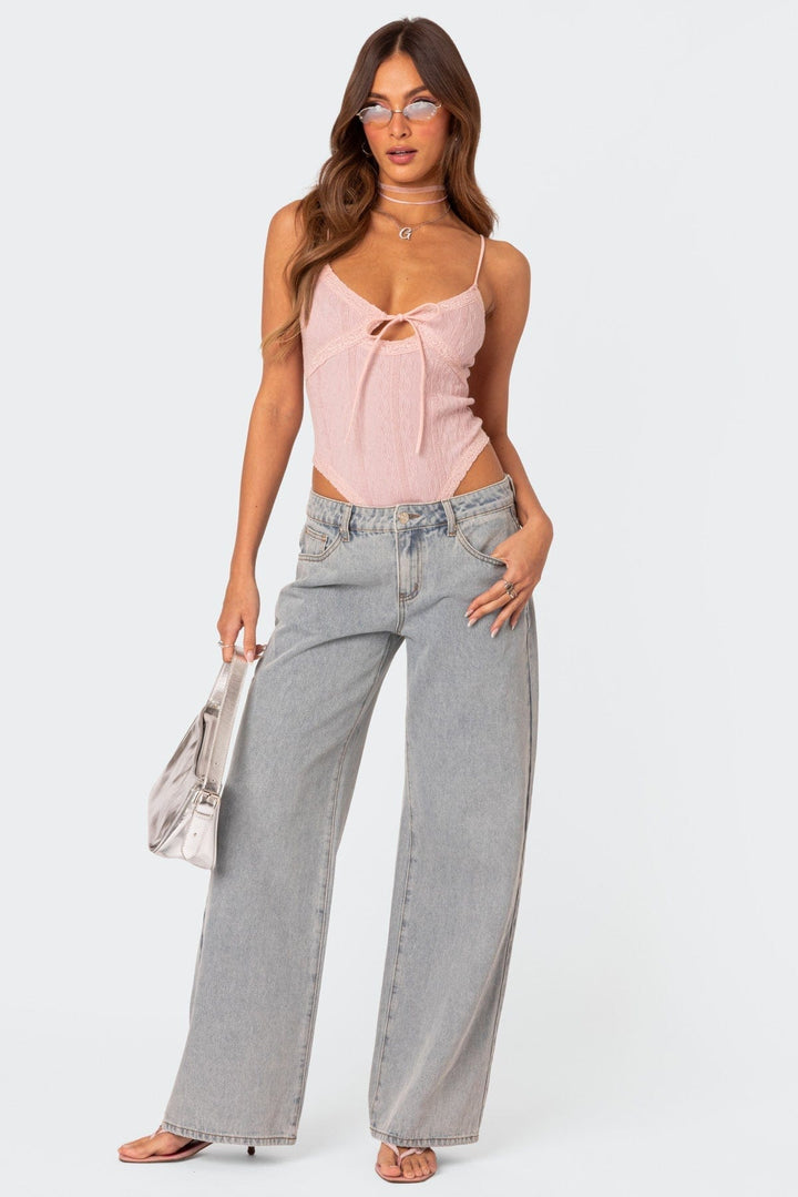 Jean Avenlith Bow-Tie Loose Fit : Confort et Élégance Décontractée