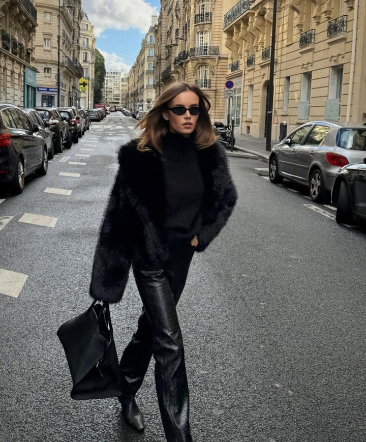 Manteau en fourrure noire Lux