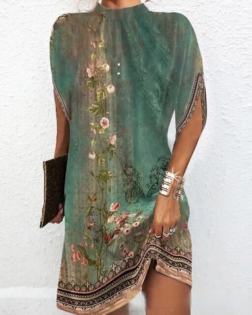 Robe Courte Fleurie Élégante – Manches Ouvertes – Col Montant – Tissu Fluide et Léger