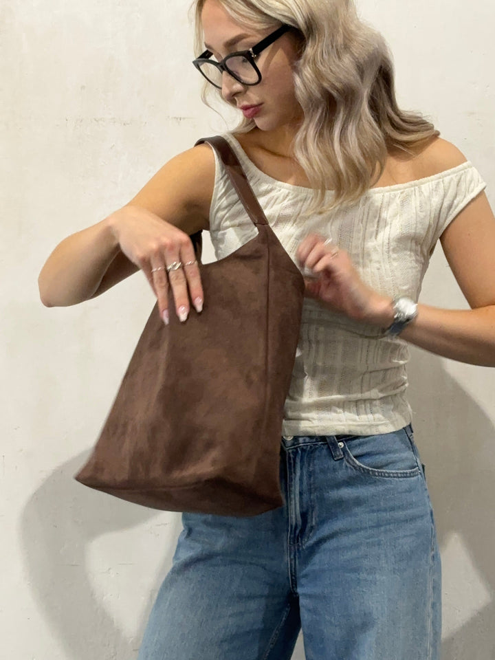 Sac à main en daim pour tous les jours.