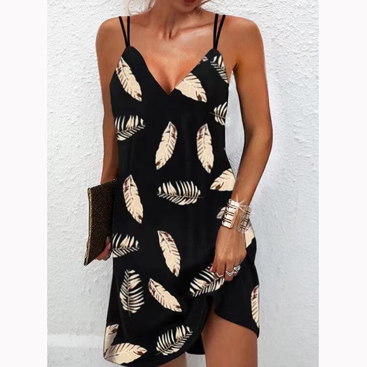Robe Courte à Bretelles Imprimé Plumes – Look Léger et Bohème pour Été et Vacances