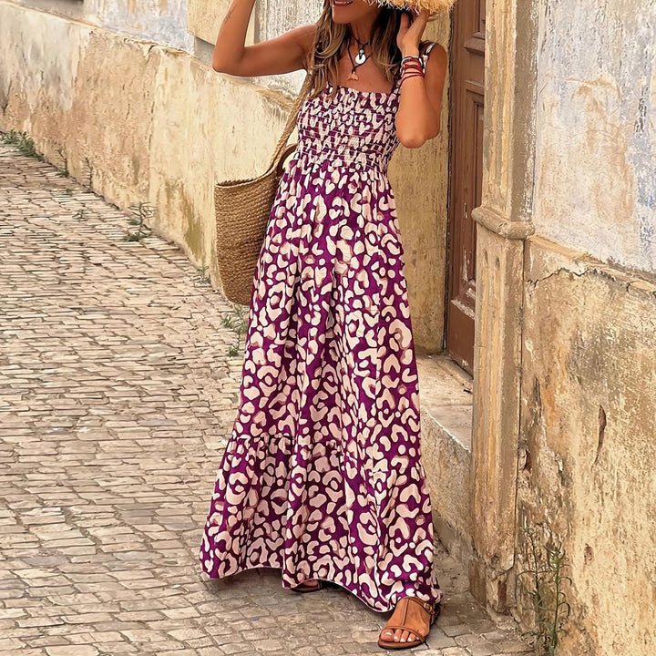 Robe Longue d’Été Femme – Bretelles Fines et Coupe Smockée avec Imprimé Sauvage Chic