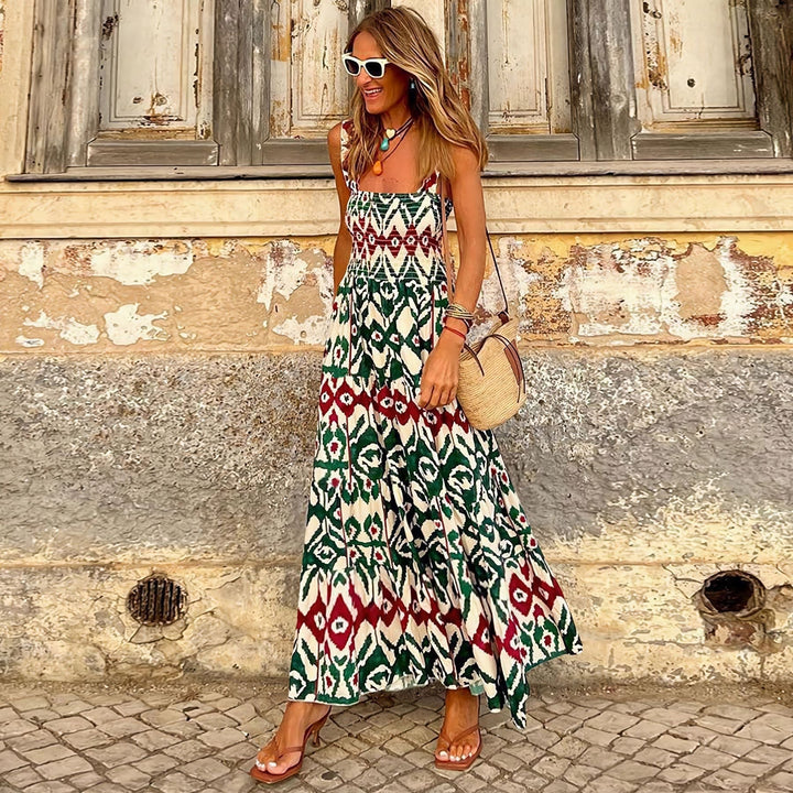 Robe Longue d’Été Femme – Bretelles Fines et Coupe Smockée avec Imprimé Sauvage Chic