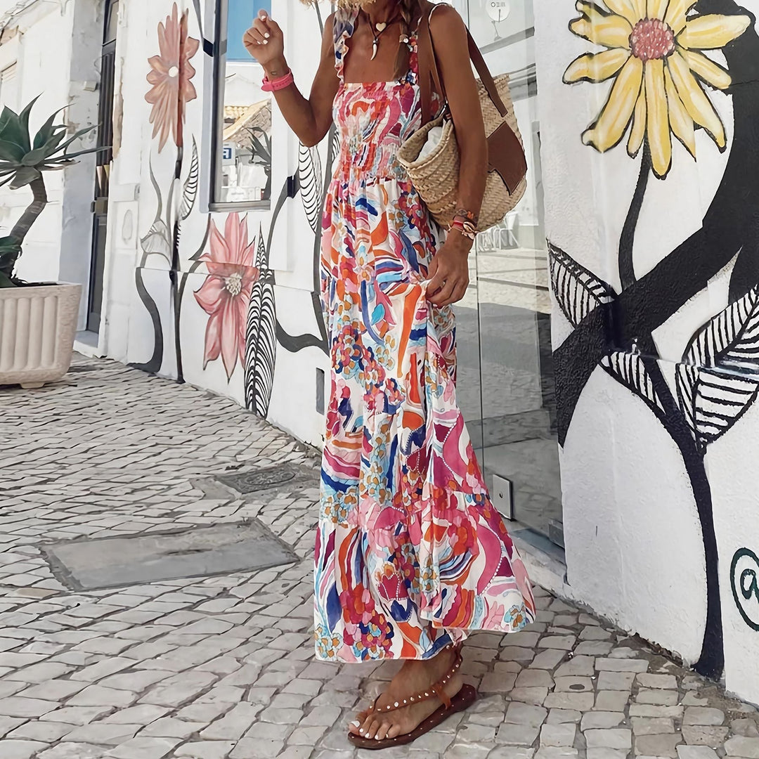 Robe Longue d’Été Femme – Bretelles Fines et Coupe Smockée avec Imprimé Sauvage Chic