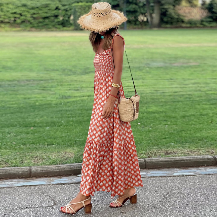 Robe Longue d’Été Femme – Bretelles Fines et Coupe Smockée avec Imprimé Sauvage Chic