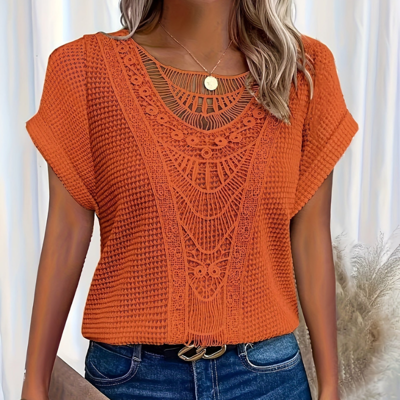Top Femme Bohème en Crochet – Col Détail Dentelle & Manches Courtes