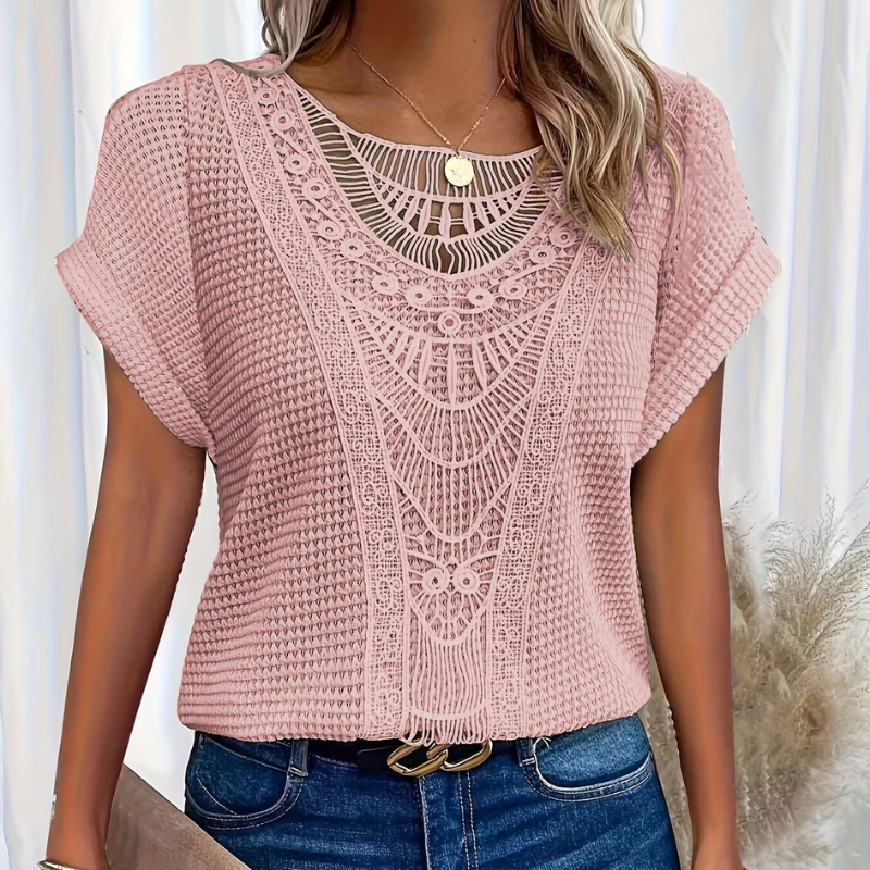 Top Femme Bohème en Crochet – Col Détail Dentelle & Manches Courtes