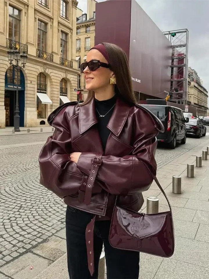 Veste en Cuir Droite et Ceinturée Ailira – Élégance Structurée et Intemporelle