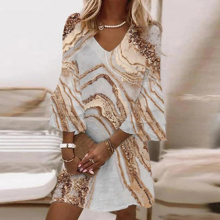Robe Courte Femme Chic – Coupe Fluide avec Imprimé Marbré et Détails Dorés