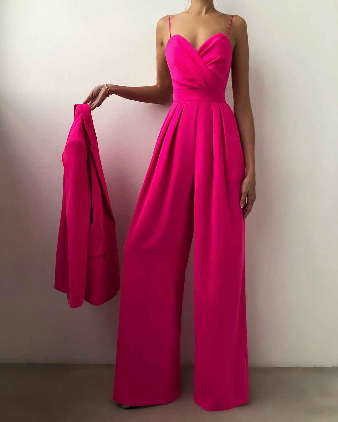 Tuta Mina – Eleganza minimalista e comfort assoluto
