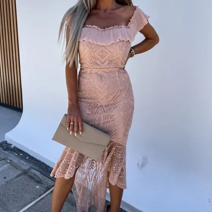 Robe Mi-Longue Élégante à Épaules Dénudées avec Dentelle Transparente et Volants