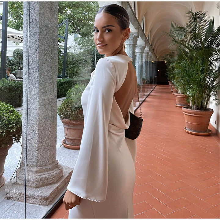Robe Longue Satinée Femme – Manches Longues, Drapée à l’Encolure et Coupe Ajustée Élégante