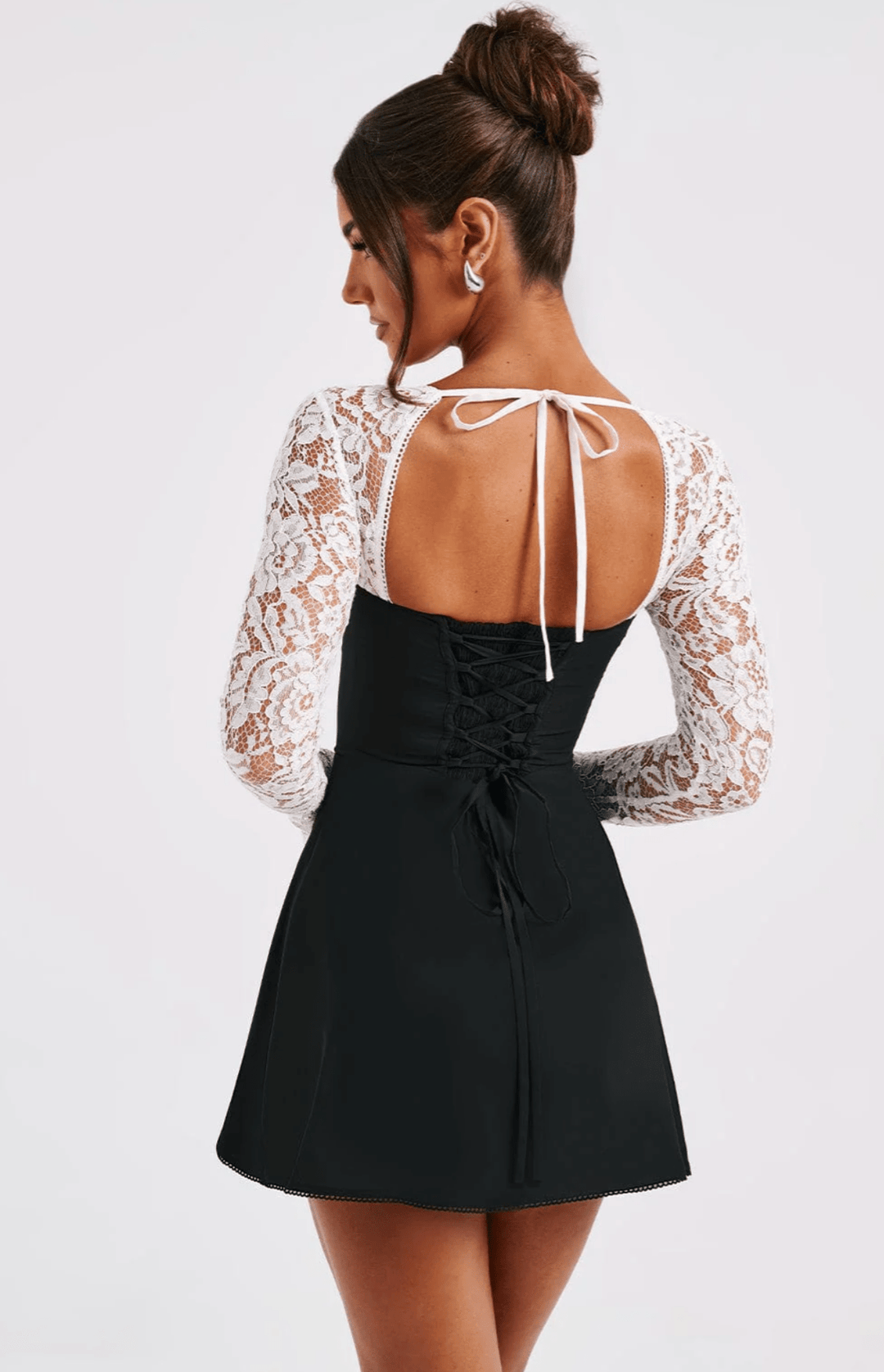 Aerithra - Vestito con maniche in pizzo